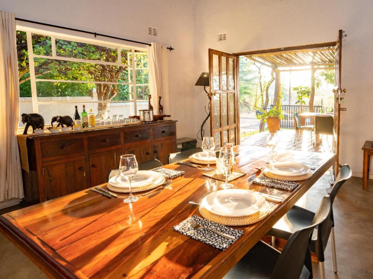 Drift Inn Victoria Falls Extérieur photo
