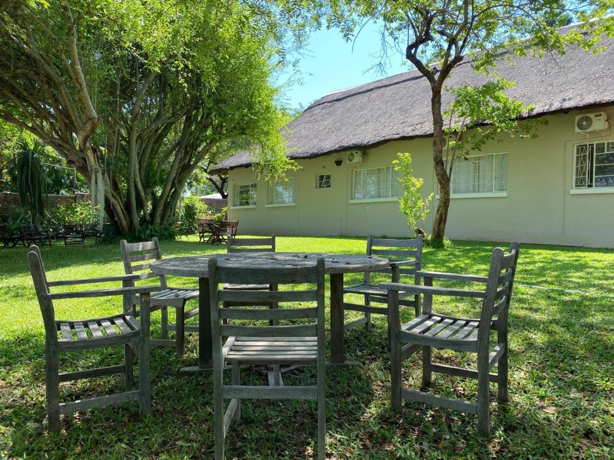 Drift Inn Victoria Falls Extérieur photo