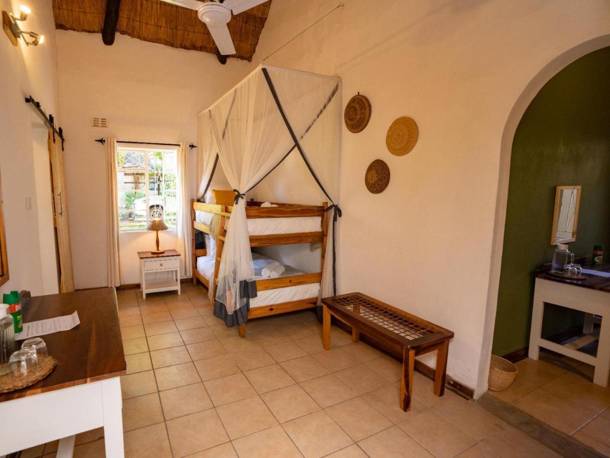 Drift Inn Victoria Falls Extérieur photo