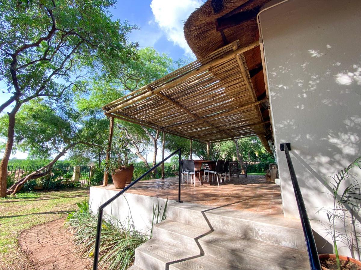 Drift Inn Victoria Falls Extérieur photo