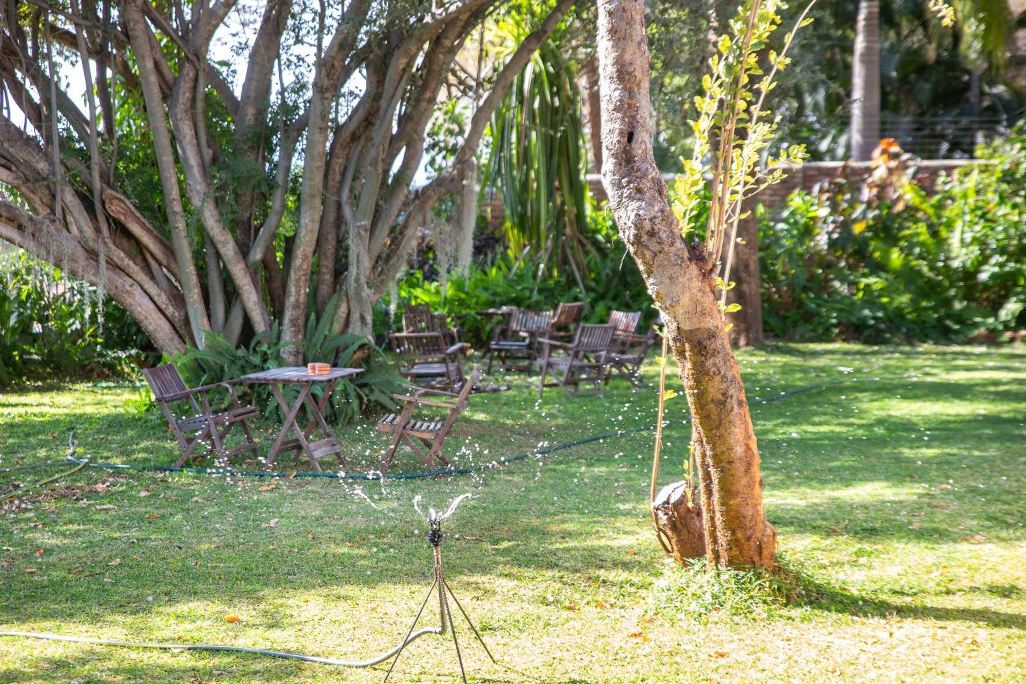 Drift Inn Victoria Falls Extérieur photo